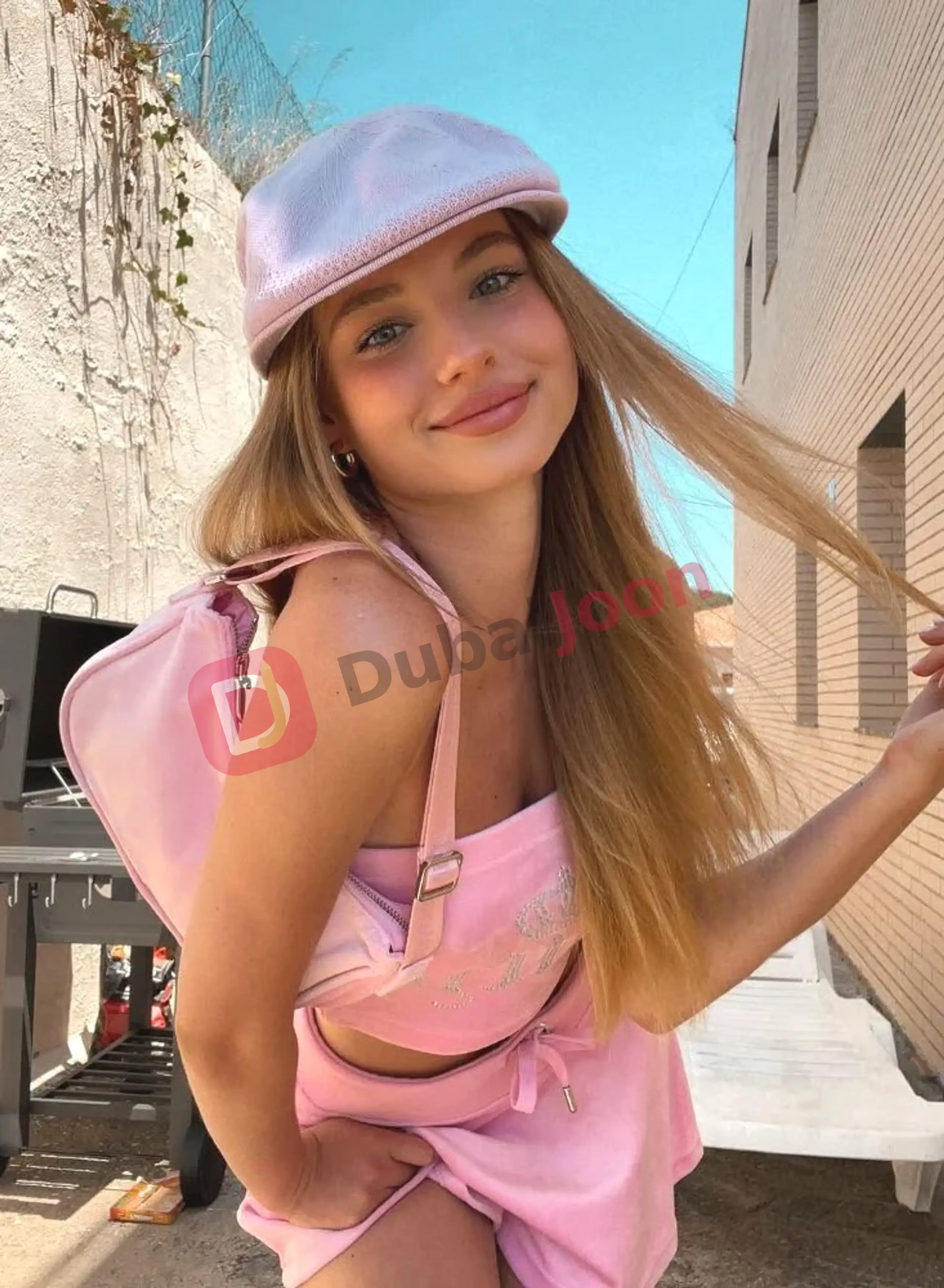 Profile of Rhea in Dubai, photograph 1