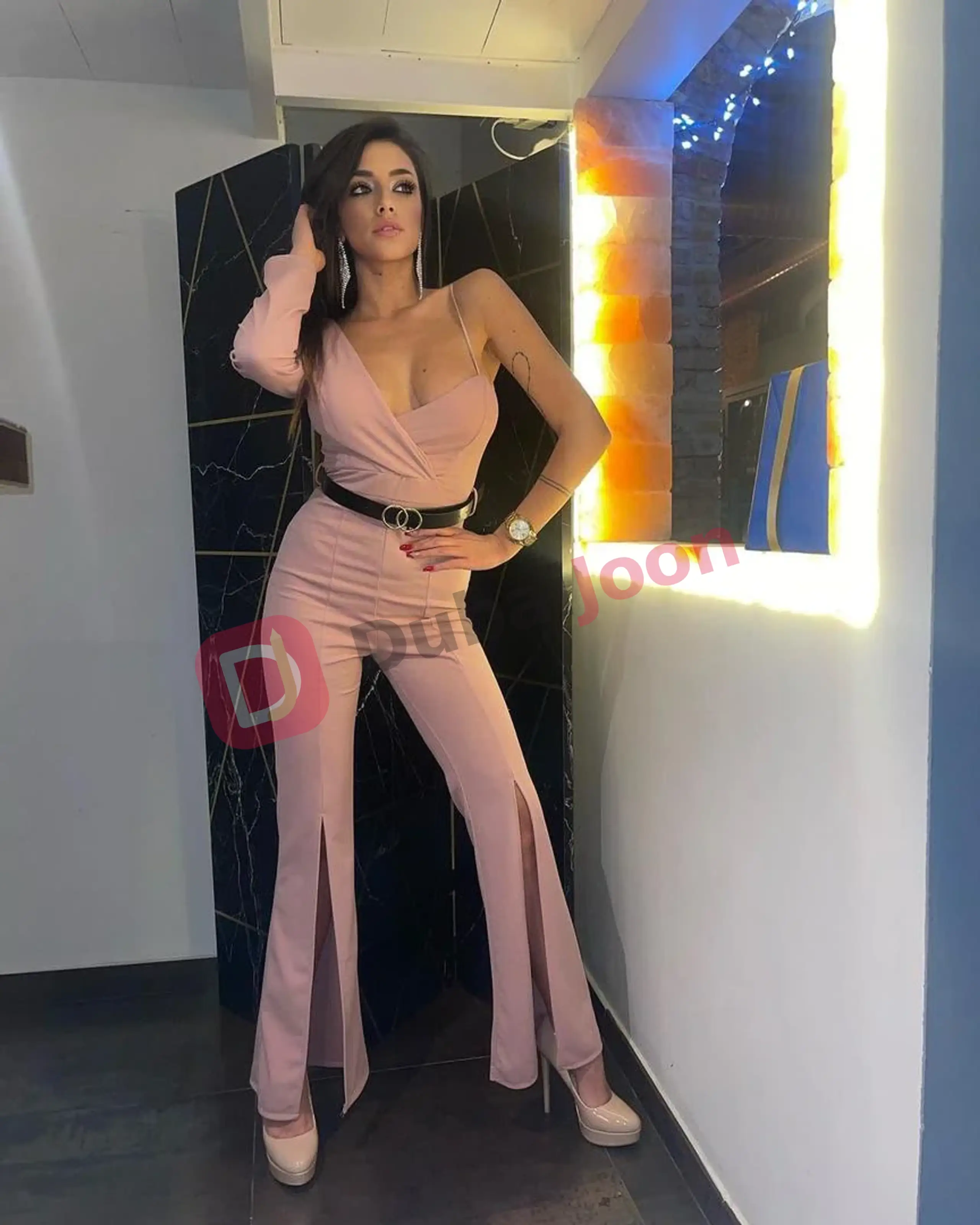 Profile of flocia in Dubai, photograph 1