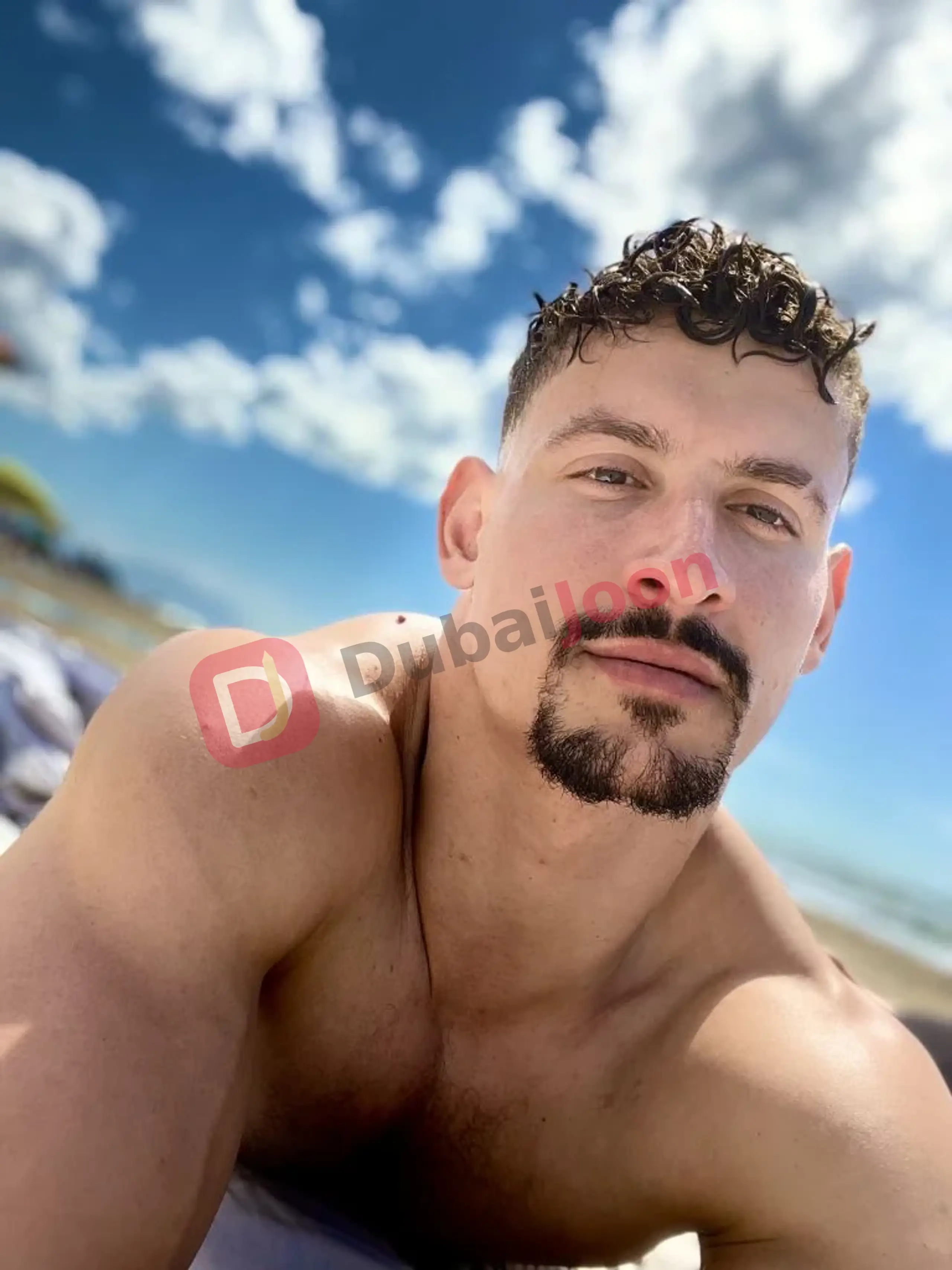 Profile of AaronBucker in Dubai, photograph 1