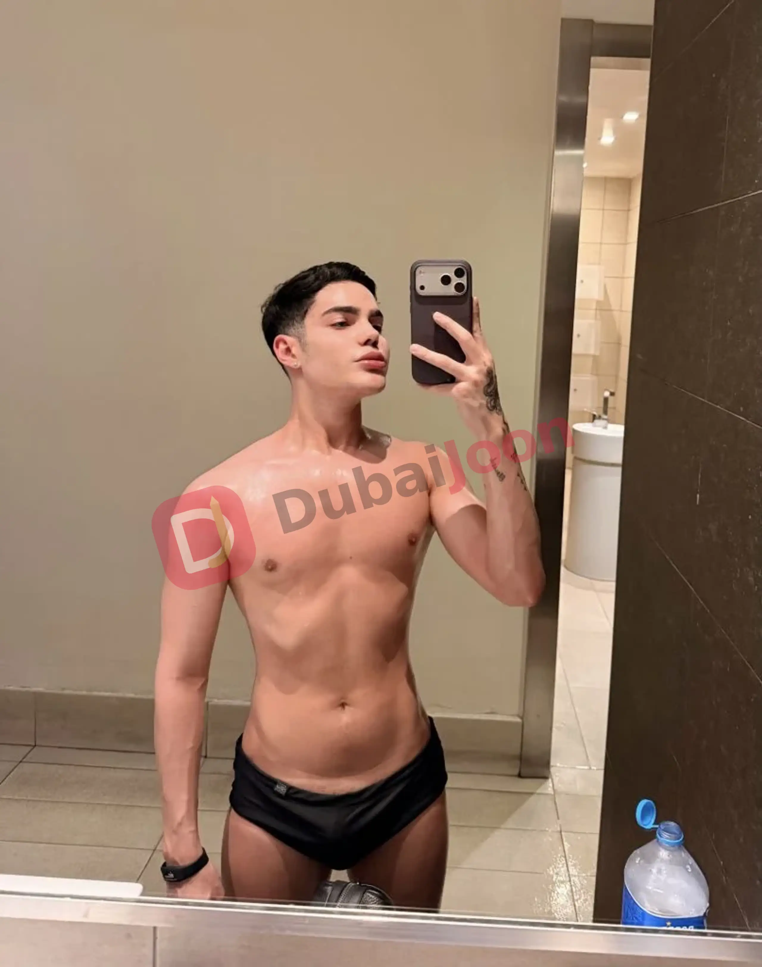 Profile of KADU_TWINK in Dubai, photograph 1