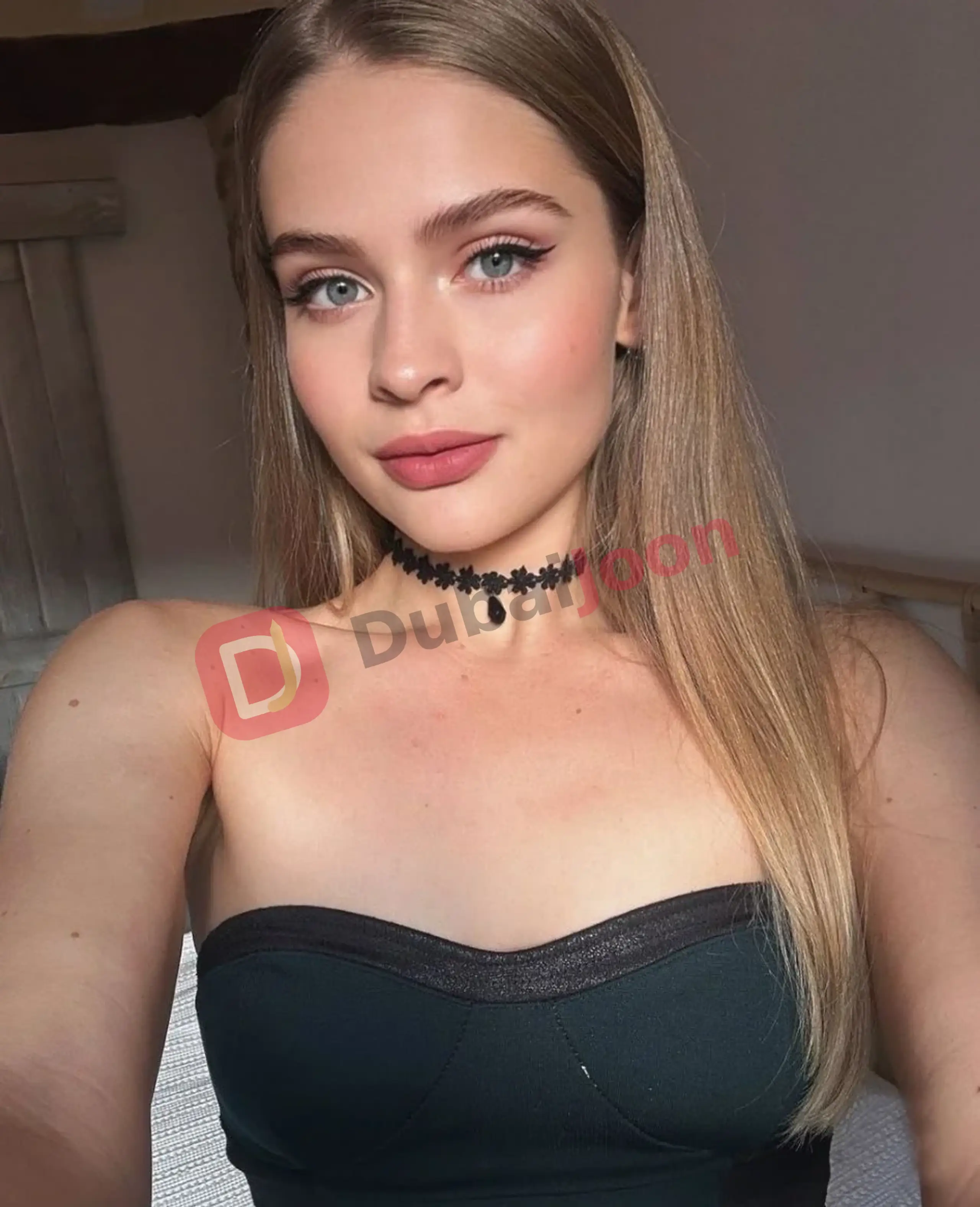 Profile of eigh in Dubai, photograph 1
