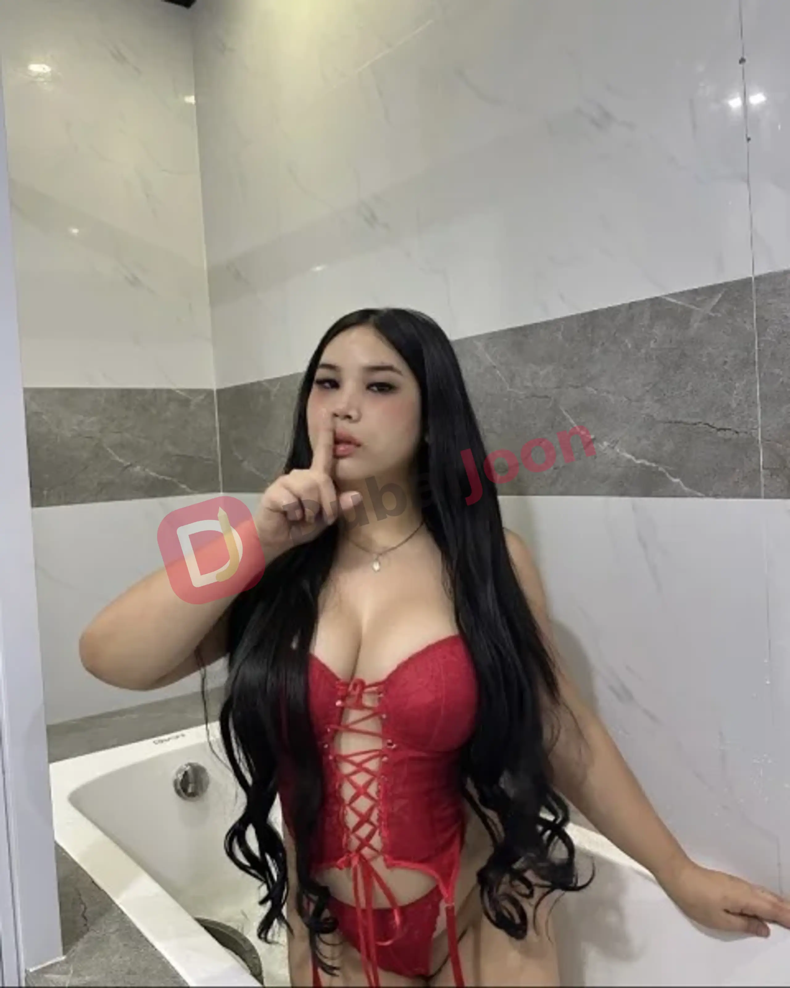 Profile of FuckRoxanne in Dubai, photograph 1
