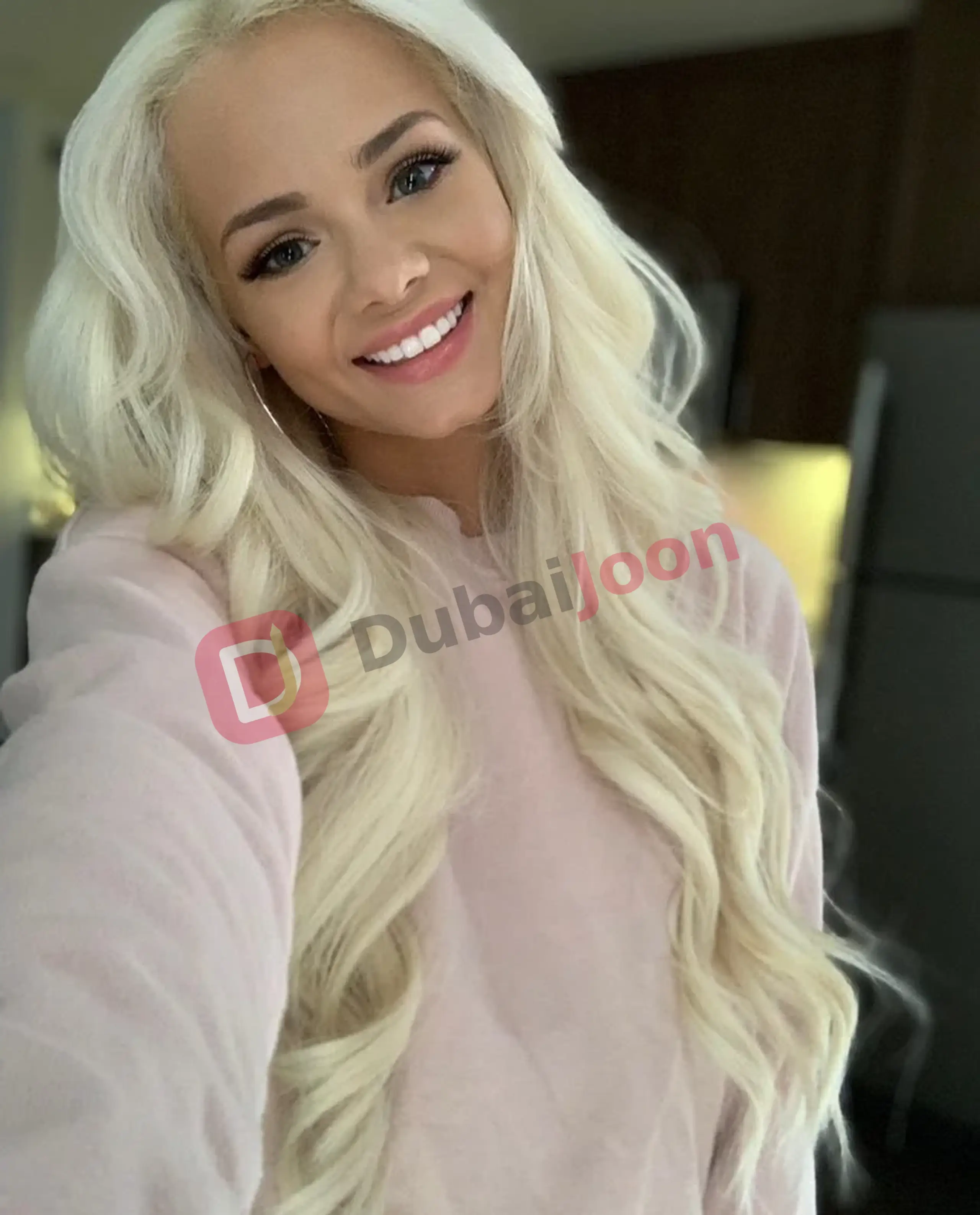 Profile of Elsa in Dubai, photograph 1