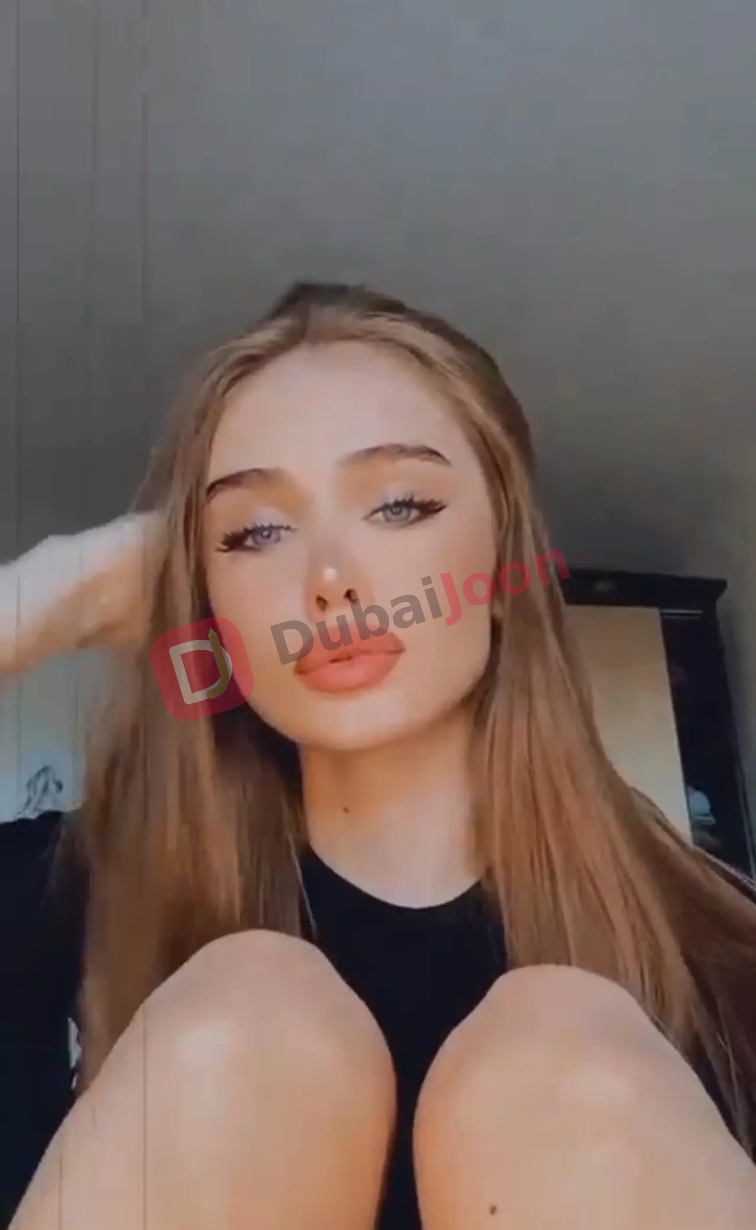 Profile of Elena in Dubai, photograph 1