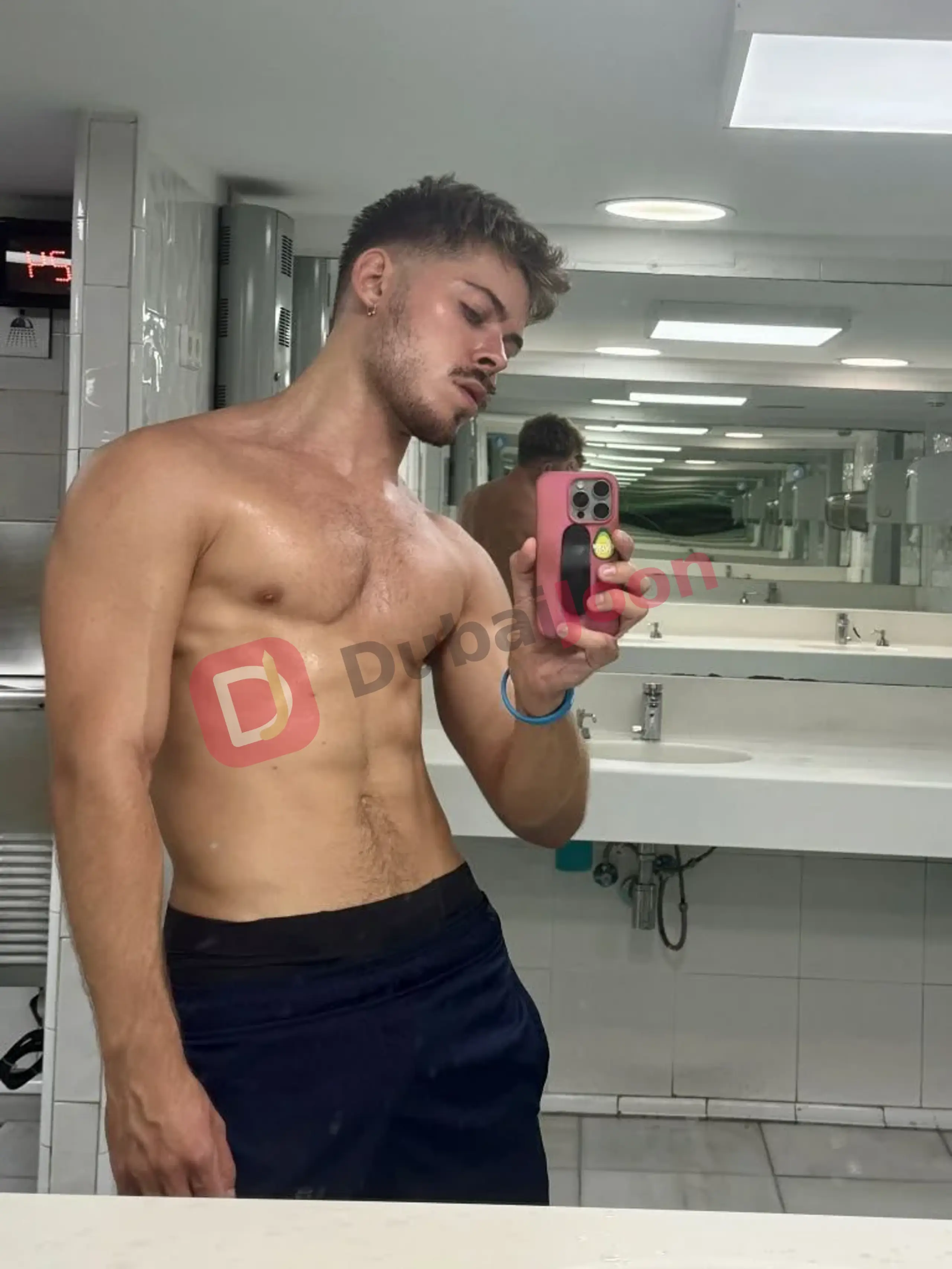 Profile of Martin_TopXxI in Dubai, photograph 1