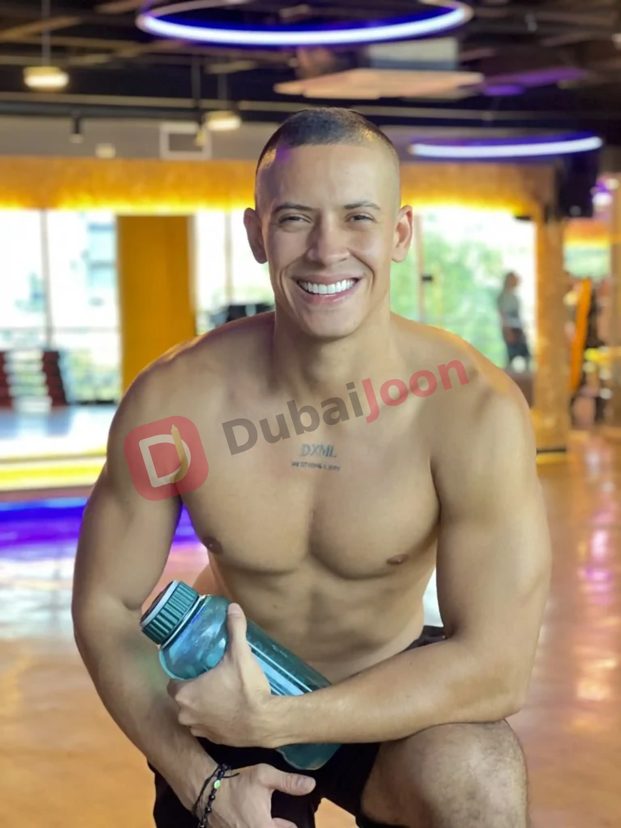 Profile of MattMeness in Dubai, photograph 1