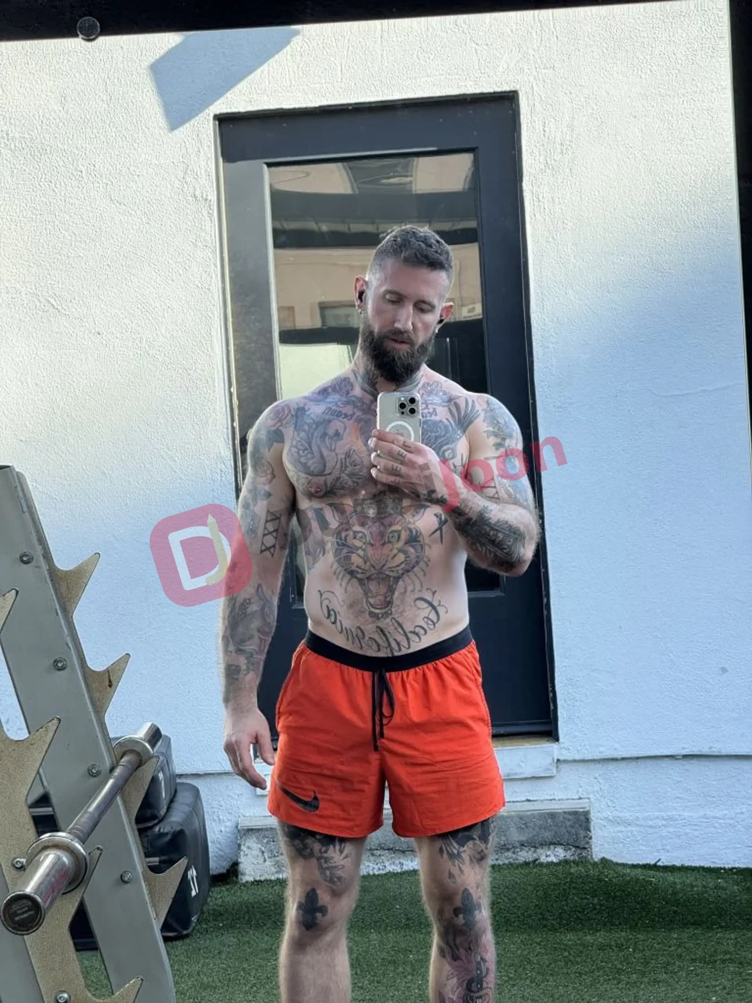 Profile of troydanielsxxx in Dubai, photograph 1