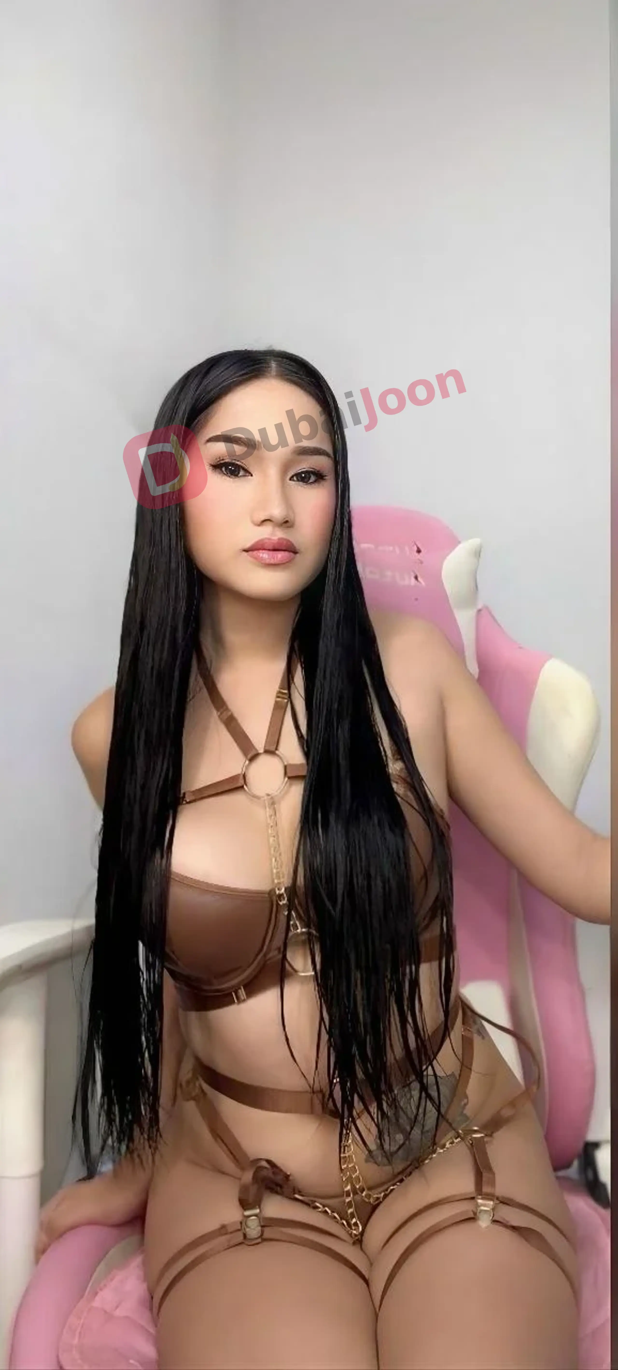 Profile of Alexa in Dubai, photograph 1