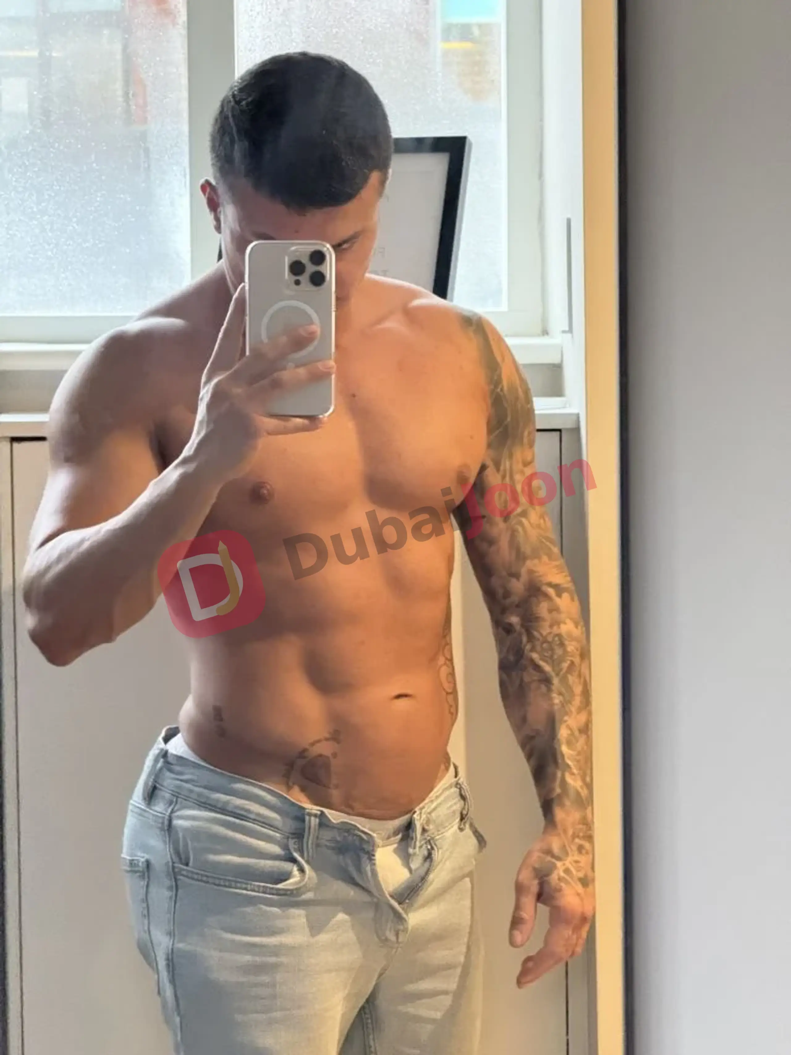 Profile of Massi_Dolce in Dubai, photograph 1