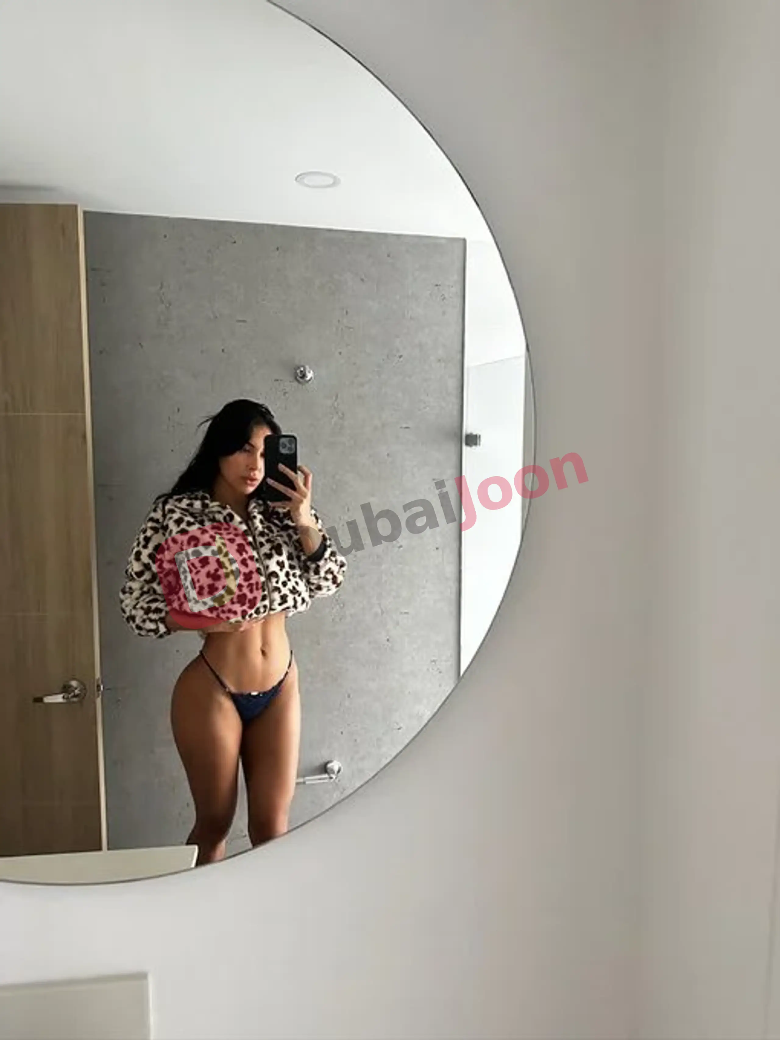 Profile of amiraluz in Dubai, photograph 1